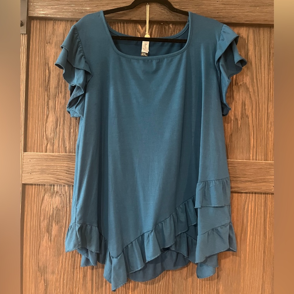 Women’s Plus Size Top - Picture 2 of 6